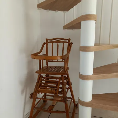 A L'ombre Du Laurier