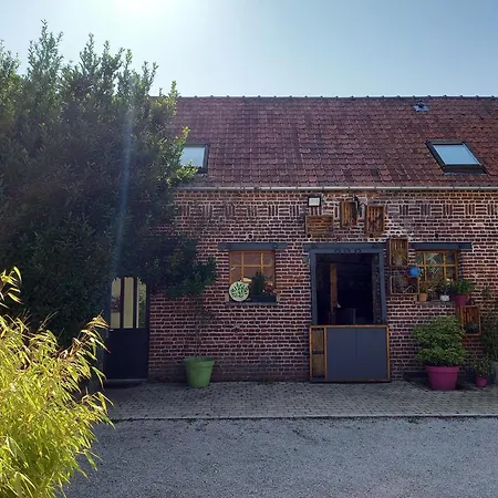 A L'ombre Du Laurier *